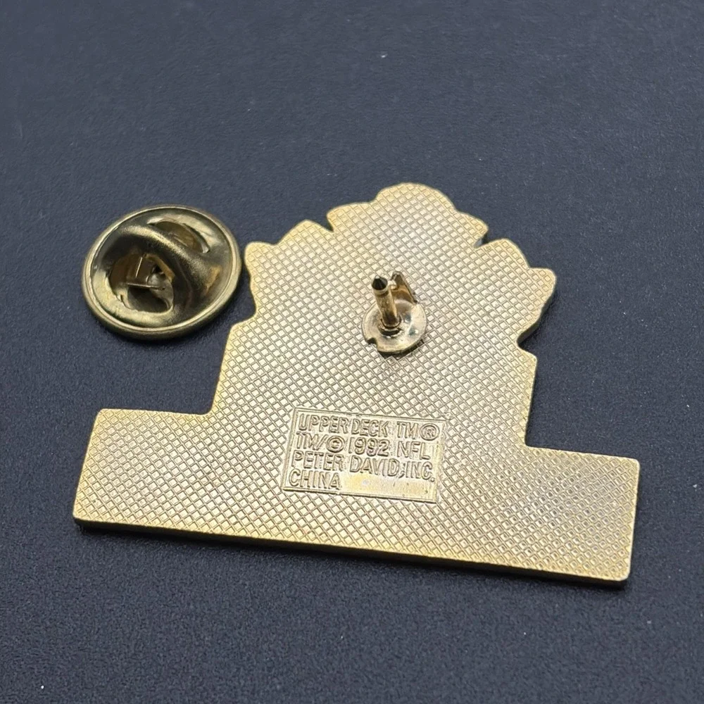 Super Bowl XXVII NFL Dallas Cowboys Buffalo Bills Citibank Lapel Hat Pin‎